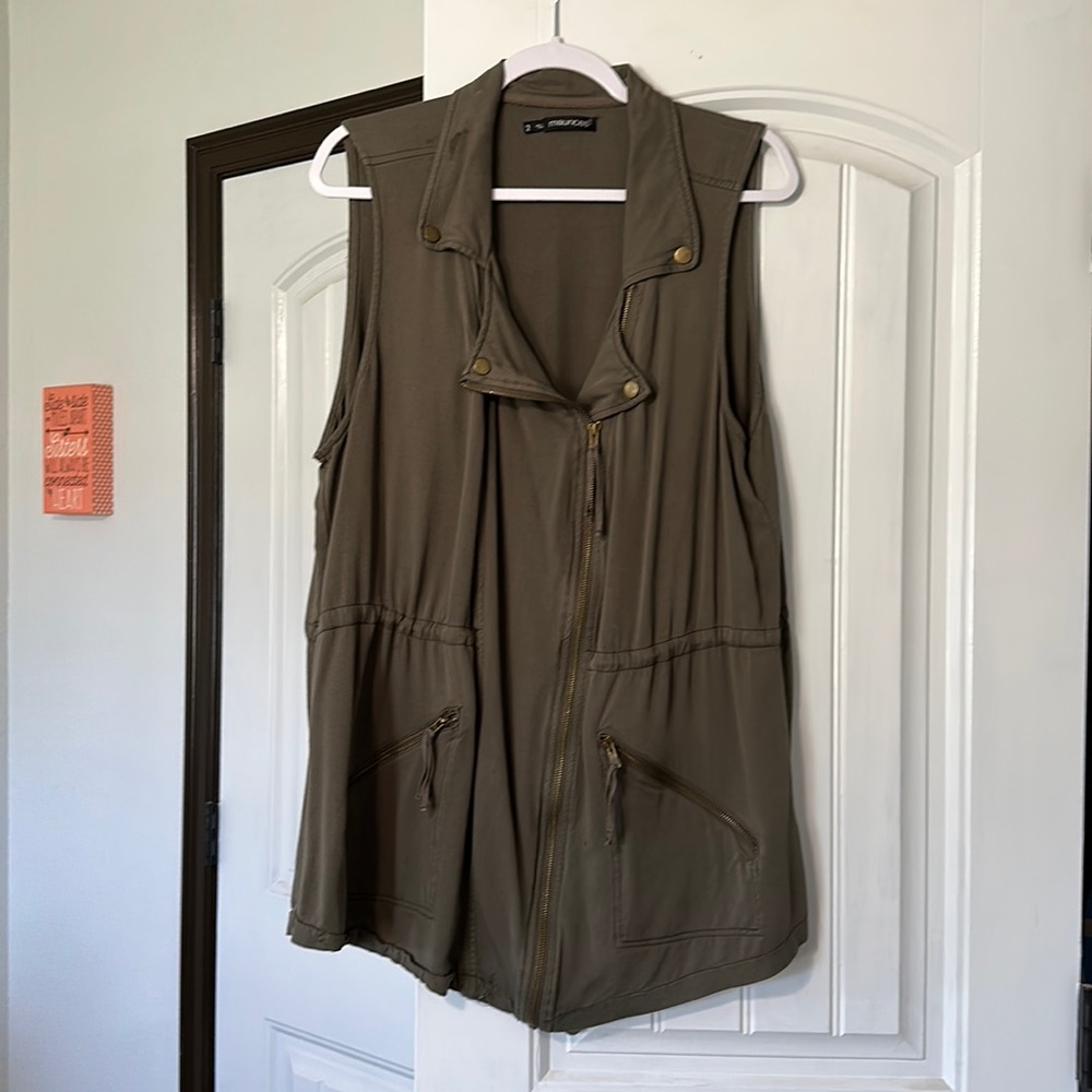 Women’s plus size vest